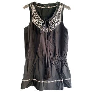 Bohemian Sleeveless Blouse – Black & White Embroidery sz Small